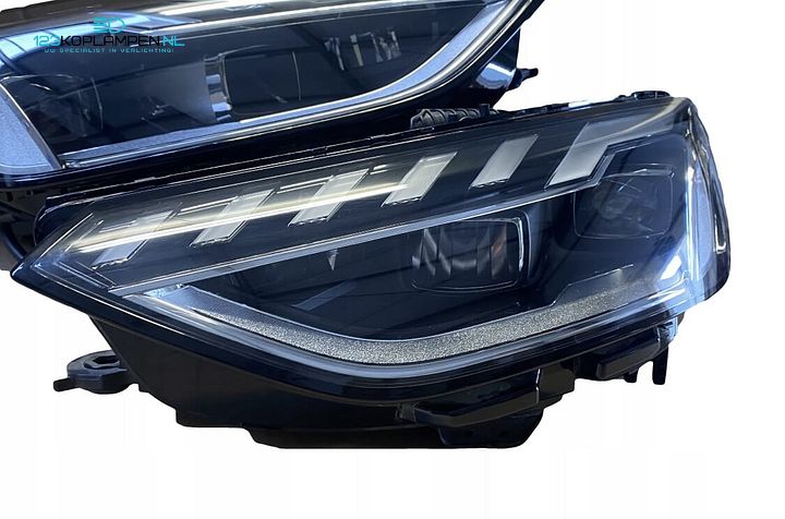 Audi A4 8W B9 Facelift Full Led koplamp links rechts – Foto 3