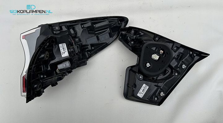 Toyota CHR C-HR achterlicht links – Foto 4