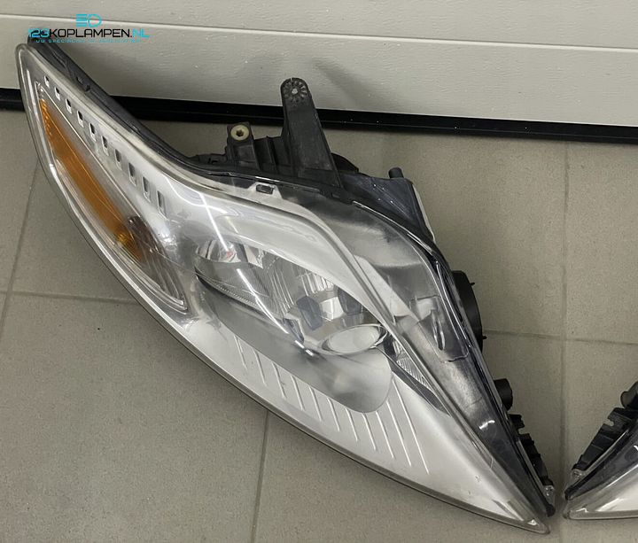 Ford Mondeo MK4 Facelift Bi-Xenon koplamp links rechts – Foto 5