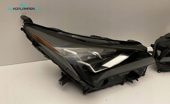 Lexus NX 300h Full Led Facelift koplamp links rechts – Foto 3