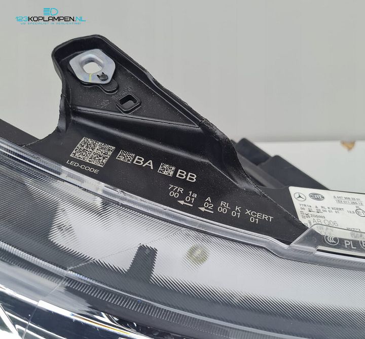Mercedes V Klasse EQ Vito X447 Full Led koplamp rechts  – Foto 3