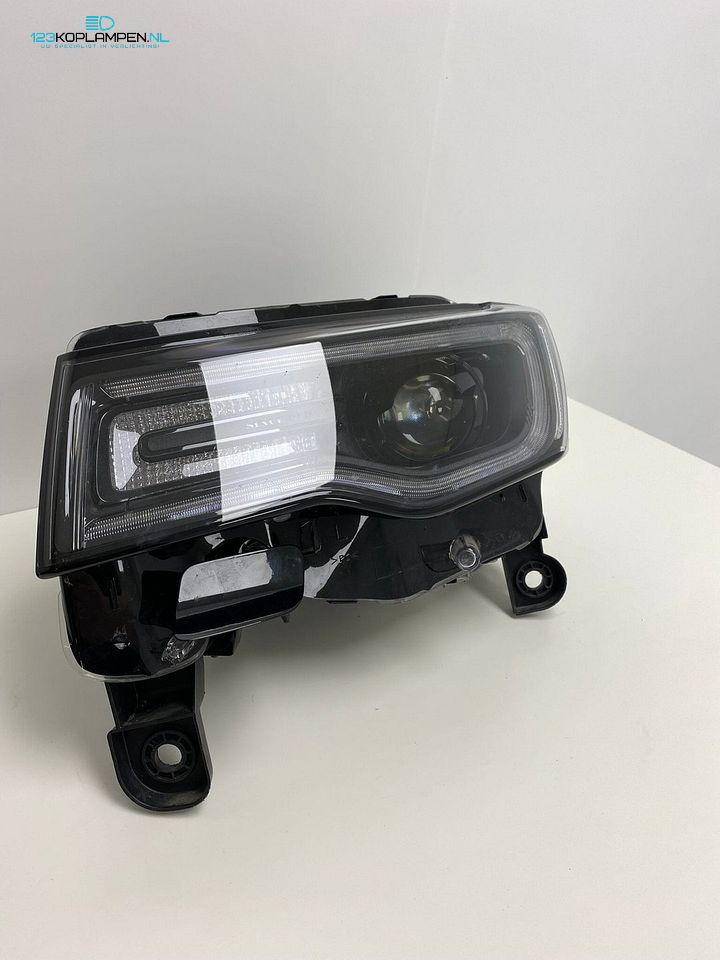 Jeep Grand Cherokee SRT Black Full Led koplamp links – Foto 3