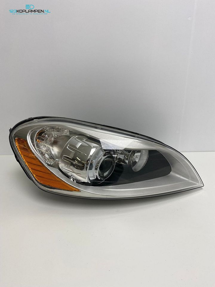 Volvo XC60 I Xenon koplamp rechts – Foto 2
