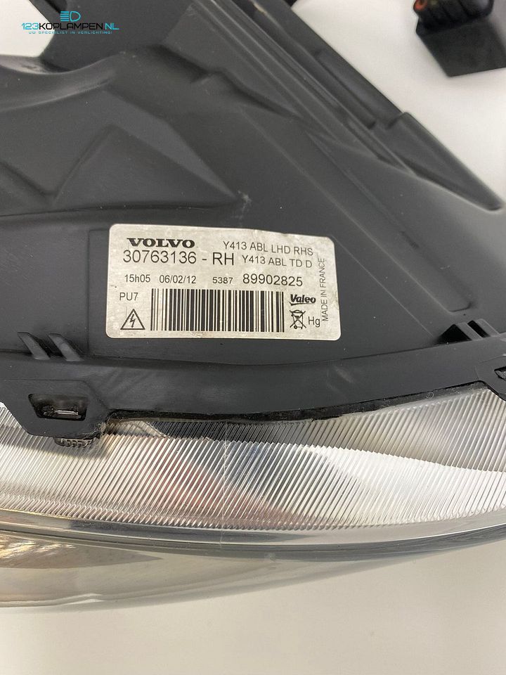 Volvo XC60 I Xenon koplamp rechts – Foto 7