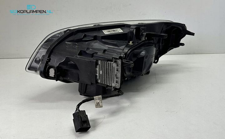 Volvo XC60 Facelift Koplamp rechts compleet – Foto 4