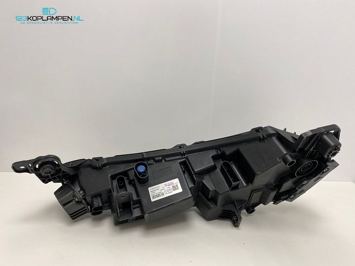 Lynk & Co Full Led koplamp links rechts boven – Foto 9