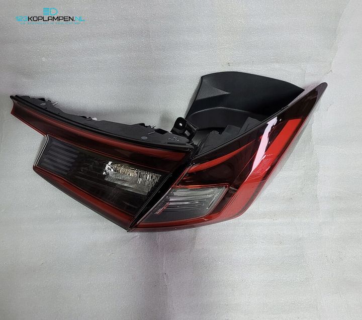 Honda Civic XI Sedan achterlicht rechts – Foto 3