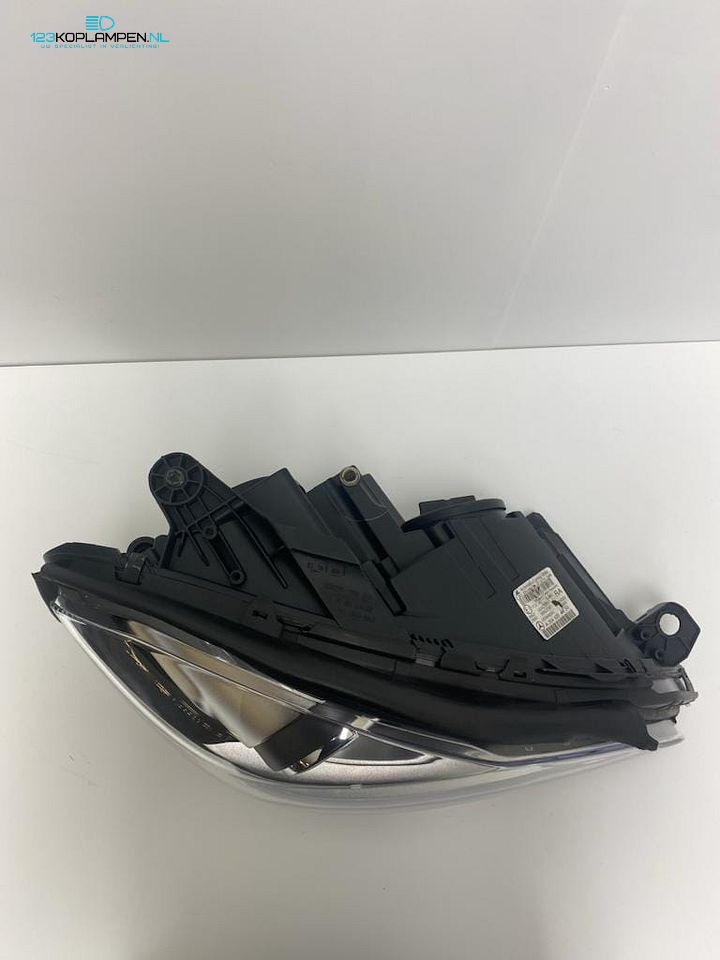 Mercedes C Klasse W204 Bi Xenon ILS koplamp rechts – Foto 3