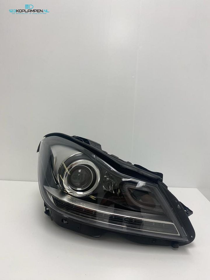 Mercedes C Klasse W204 Bi Xenon ILS koplamp rechts