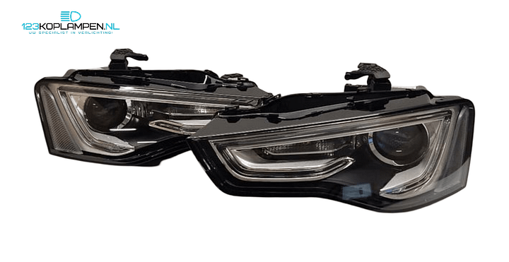 Audi A5 8T Facelift Xenon koplamp links rechts 
