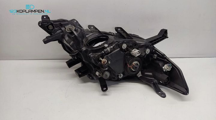 Toyota Land Cruiser Facelift FJ 150 Xenon koplamp links – Foto 6