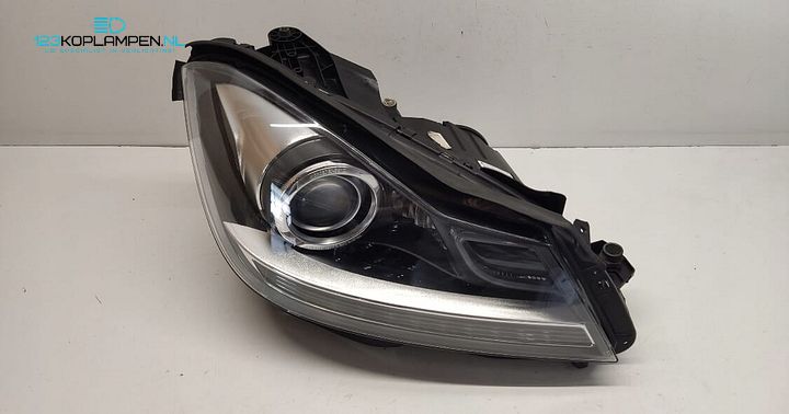 Mercedes C Klasse W204 Facelift Xenon koplamp rechts – Foto 4