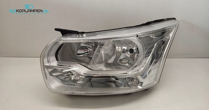 Ford Fiesta MK8 koplamp links – Foto 2