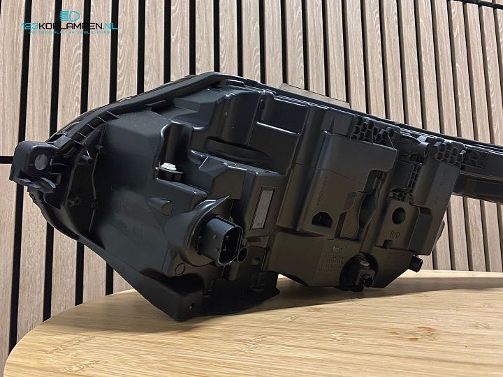 Range Rover Velar 560 Laser koplamp rechts – Foto 8
