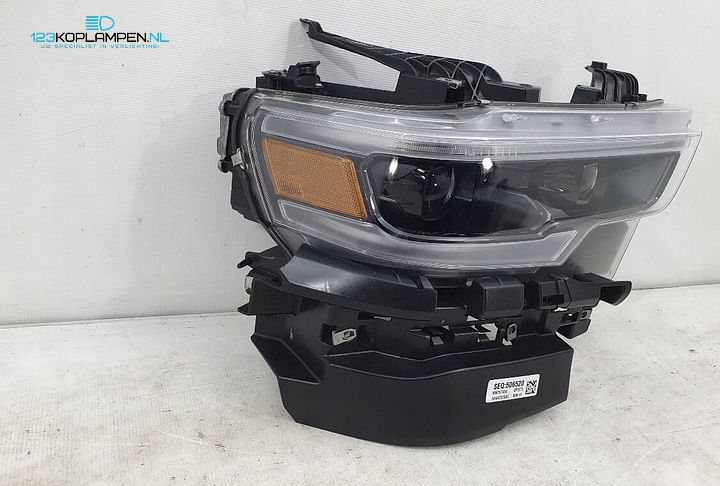 Dodge Ram Facelift Full Led Limited black koplamp rechts – Foto 5