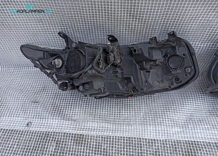Toyota Auris 2 E18 Facelift koplamp links rechts  – Foto 10