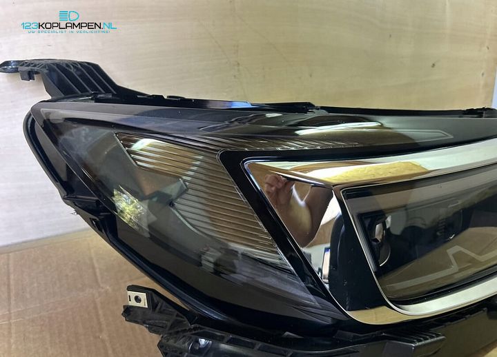 Opel Grandland Facelift Full Led koplamp rechts – Foto 9