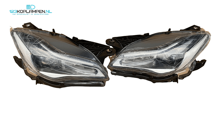Maserati Quattroporte 6 / VI Facelift Full Led Koplamp links rechts 