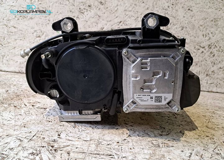 Maserati Quattroporte 6 / VI GTS Koplamp links  – Foto 5