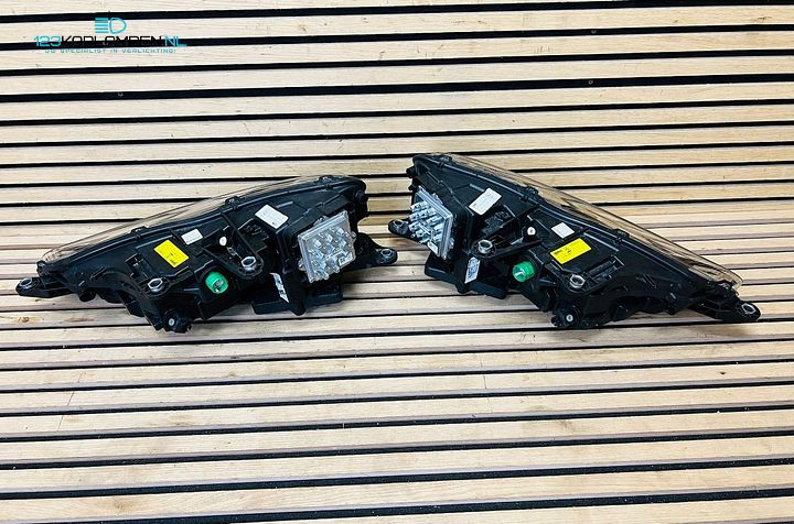 Ferrari SF90 Xenon Led koplamp links rechts  – Foto 11