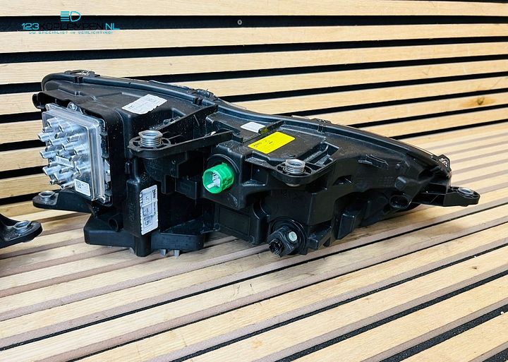Ferrari SF90 Xenon Led koplamp links rechts  – Foto 10