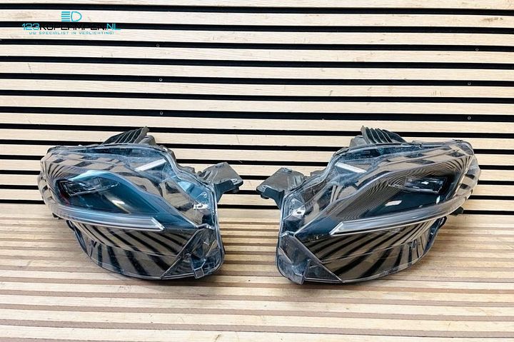 Ferrari Roma Koplamp links rechts  – Foto 2