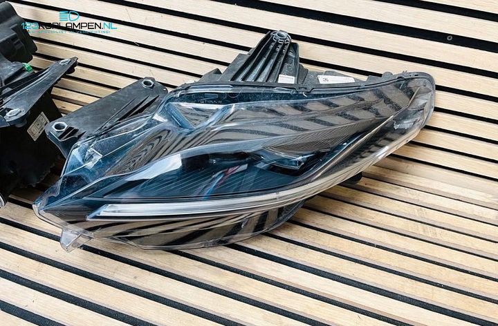Ferrari Roma Koplamp links rechts  – Foto 5