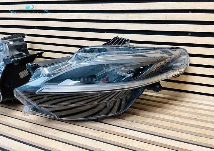 Ferrari Roma Koplamp links rechts  – Foto 4