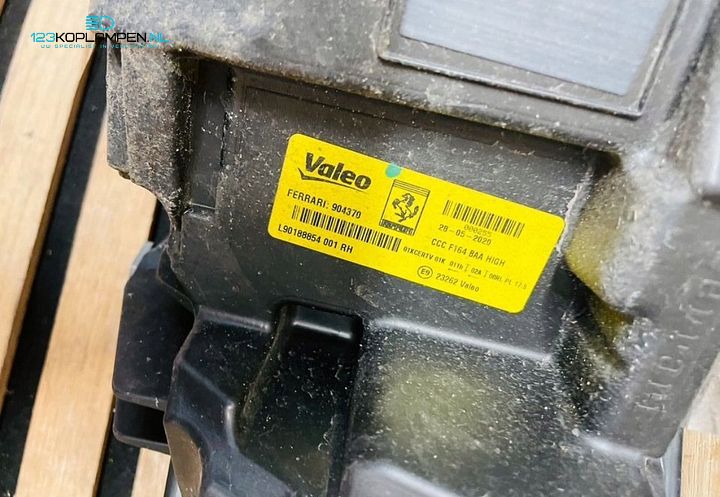 Ferrari Roma Koplamp links rechts  – Foto 11