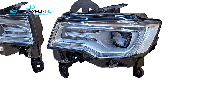 Jeep Grand Cheroke WK2 Bi-Xenon LED koplamp koplampen  – Foto 3