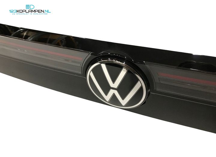 VW Passat B9 R-Line achterlicht midden LED – Foto 4