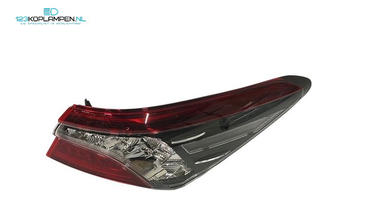 Toyota Camry 9 achterlicht rechts LED donker – Foto 2