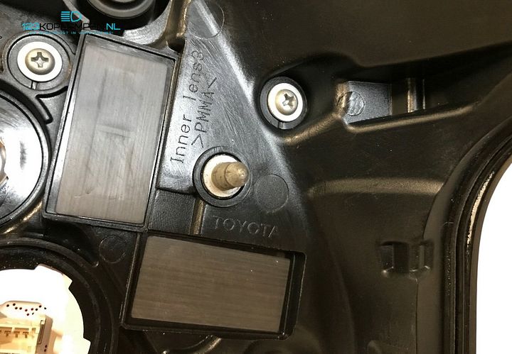 Toyota BZ4X achterlicht links LED  – Foto 7