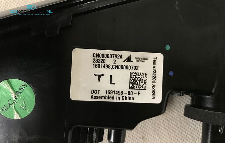Tesla Model 3 Facelift  achterlicht links LED – Foto 5