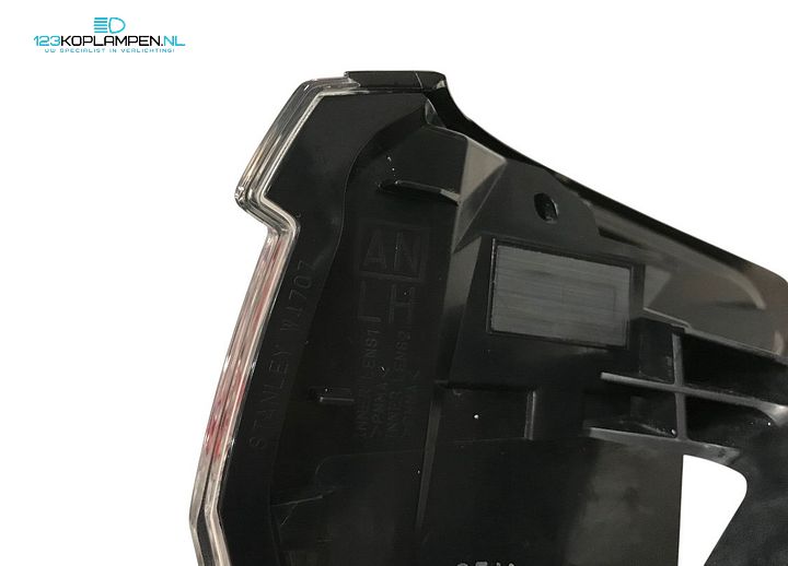 Subaru Outback 6 achterlicht links LED – Foto 5