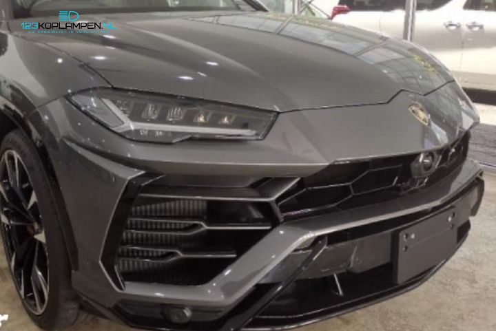 Lamborghini Urus voorkop compleet inclusief kleinmateriaal! – Foto 2