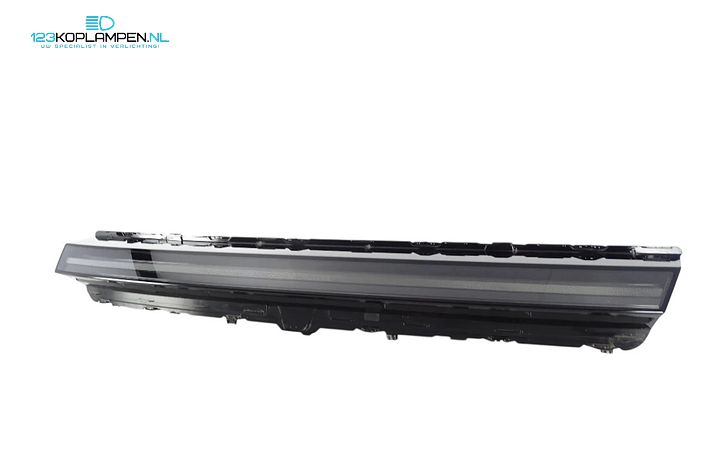 Xpeng P7 koplamp voorzijde midden LED DRL – Foto 5