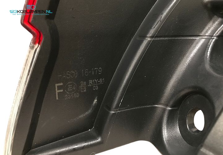 Toyota Corolla Cross achterlicht links LED – Foto 6