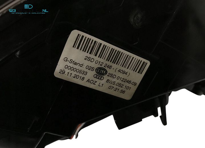 Audi A4 B9 Avant Black line achterlicht links LED – Foto 5