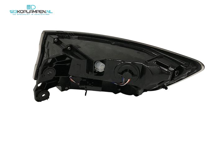Audi A4 B9 Avant Black line achterlicht links LED – Foto 3