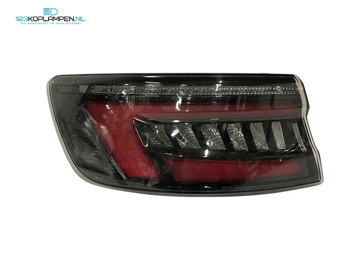 Audi A4 B9 Avant Black line achterlicht links LED