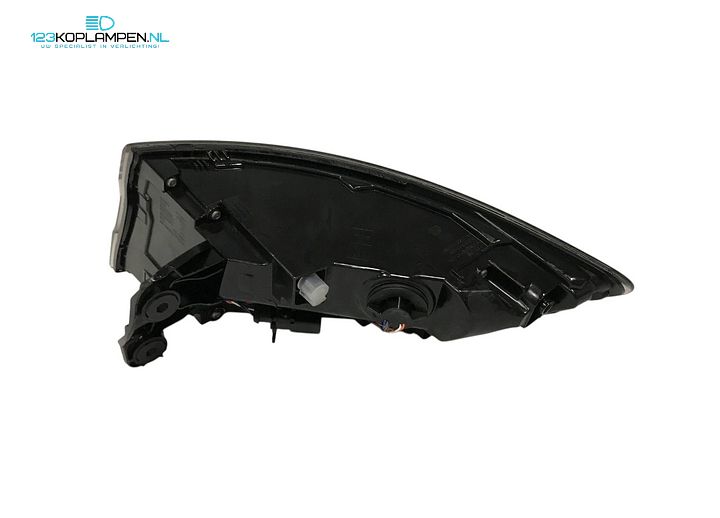 Audi A4 B9 Avant Black line achterlicht links LED – Foto 4
