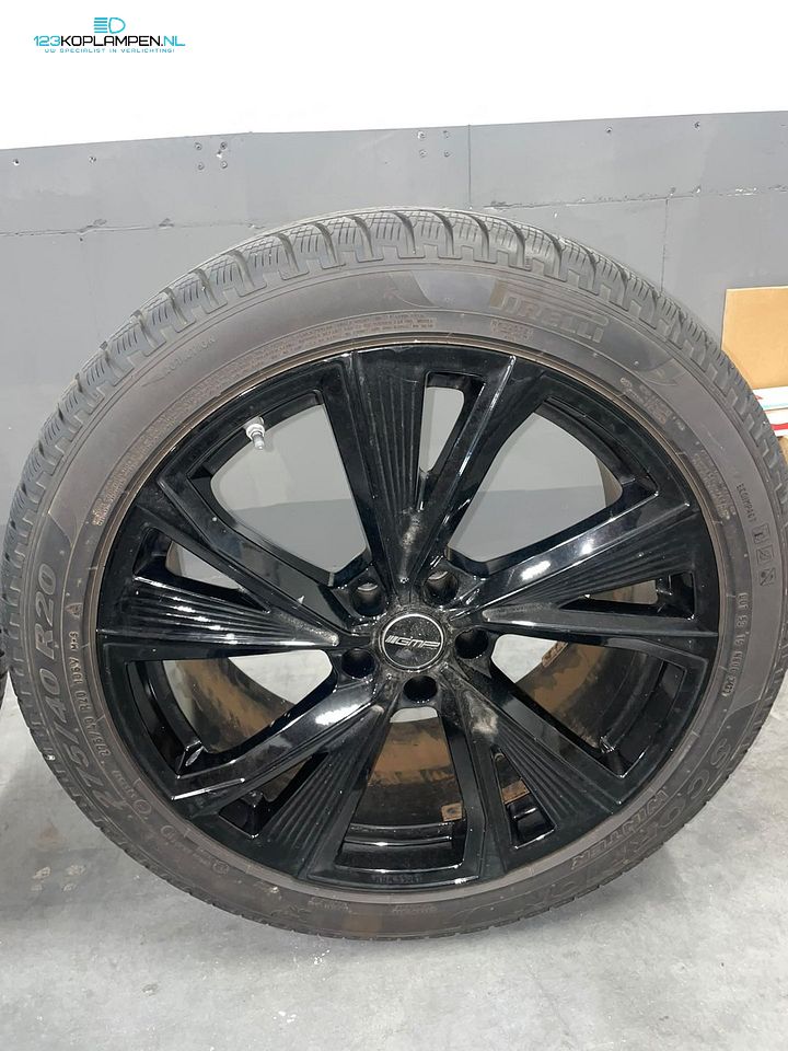 GMP 20 Inch Velgenset Winter 275/45 R20 Zwart Hoogglans – Foto 5