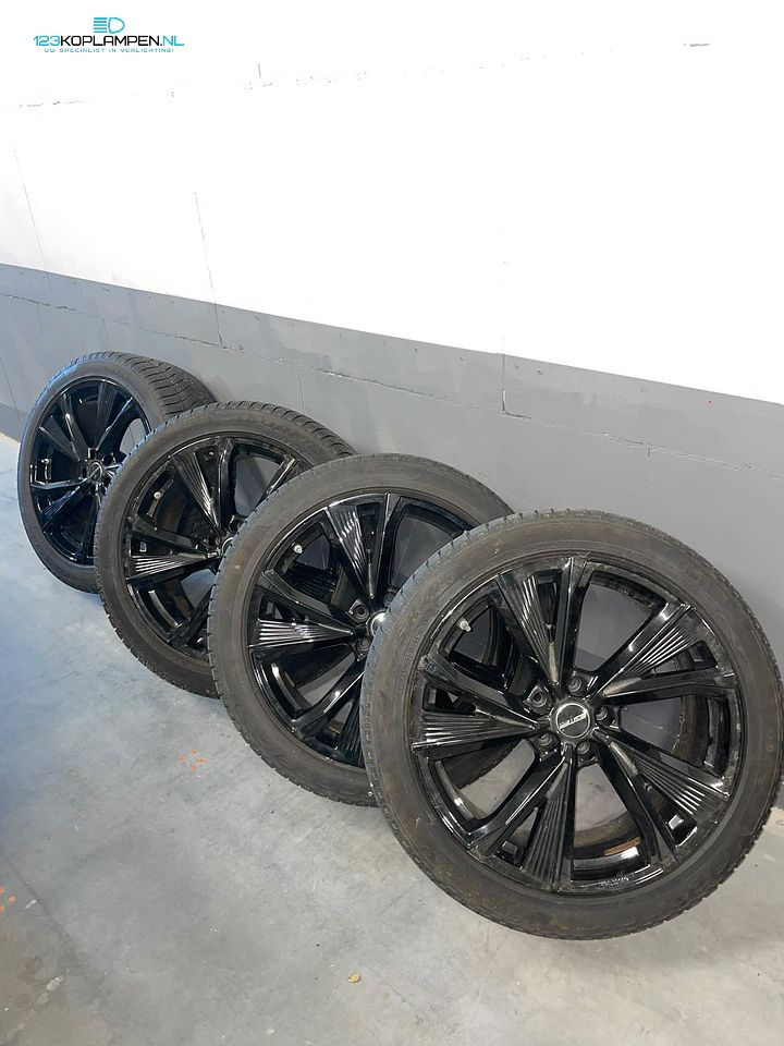 GMP 20 Inch Velgenset Winter 275/45 R20 Zwart Hoogglans – Foto 2