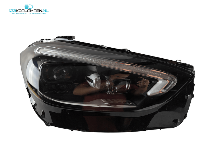 Mercedes W206 C Klasse Digital Led koplamp rechts