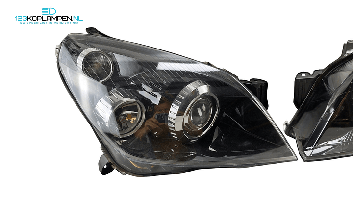 Opel Astra 3 H GTC Xenon Koplamp Koplampen links rechts  – Foto 4