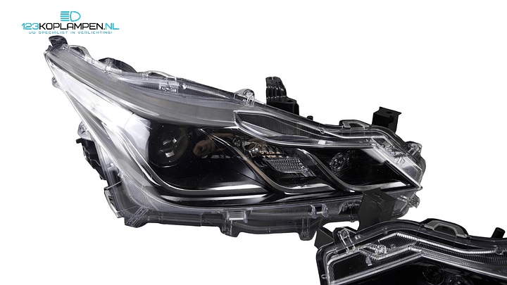 Toyota Corolla E21 Sedan koplamp links rechts  – Foto 3