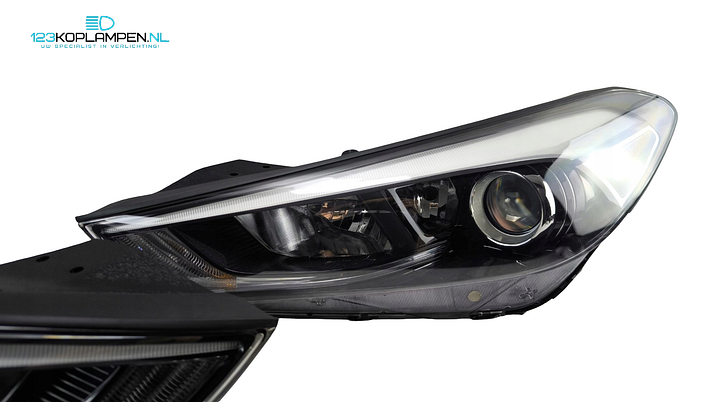 Hyundai Tucson III koplampen links rechts  – Foto 3