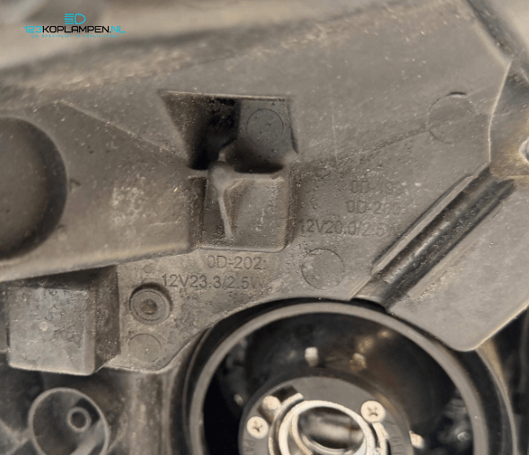 Toyota Yaris P13 facelift LED koplamp koplampen – Foto 8