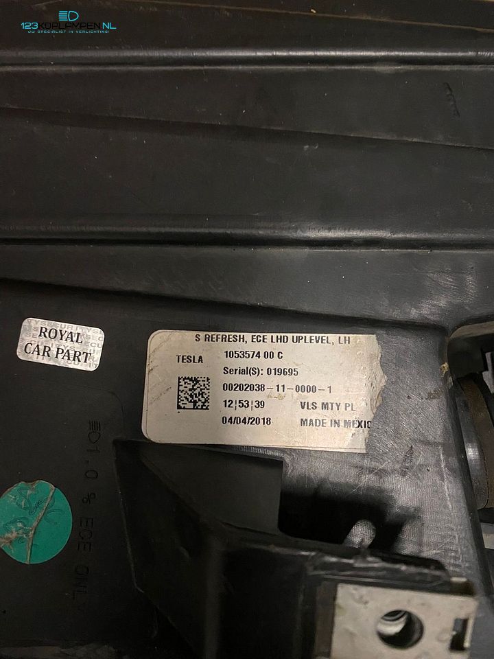 Tesla Model S facelift Up Level Full led koplamp links – Foto 9
